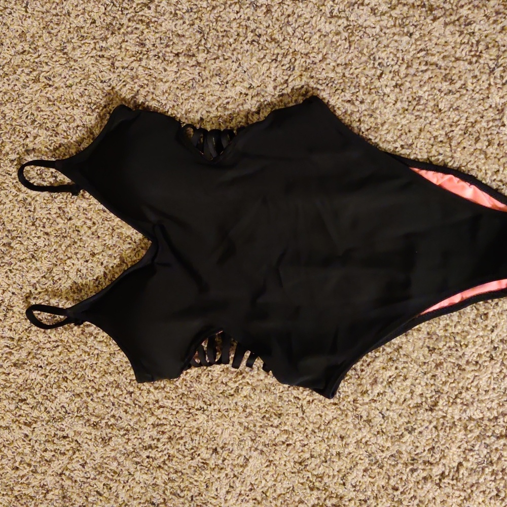 3/$20🎈 PINK by VS black cut out one piece bathing suit